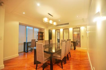 Fully-Furnished 3 Bedroom Amorsolo Square Rockwell02