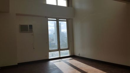 Penthouse Loft Type Unit at Ayala Cebu Business Park for rent02