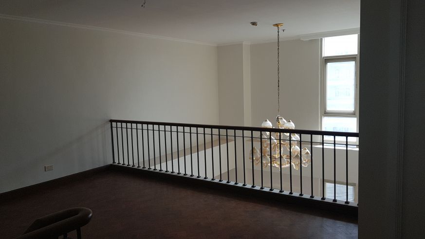 Penthouse Loft Type Unit at Ayala Cebu Business Park for rent04