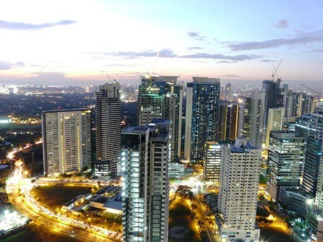 3 Bedrooms in Trion Towers BGC Taguig unit code:TRI3004