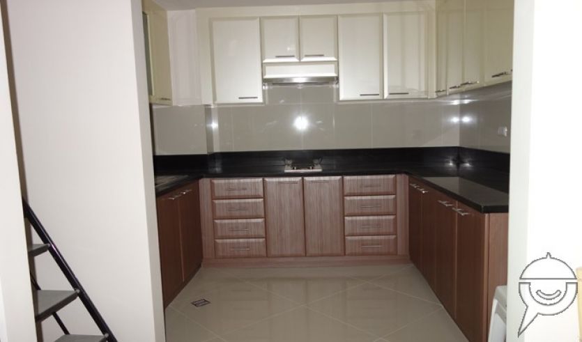 For RENT 1BR Fully Furnished Condo w/ Balcony at 8 Forbestown Rd03