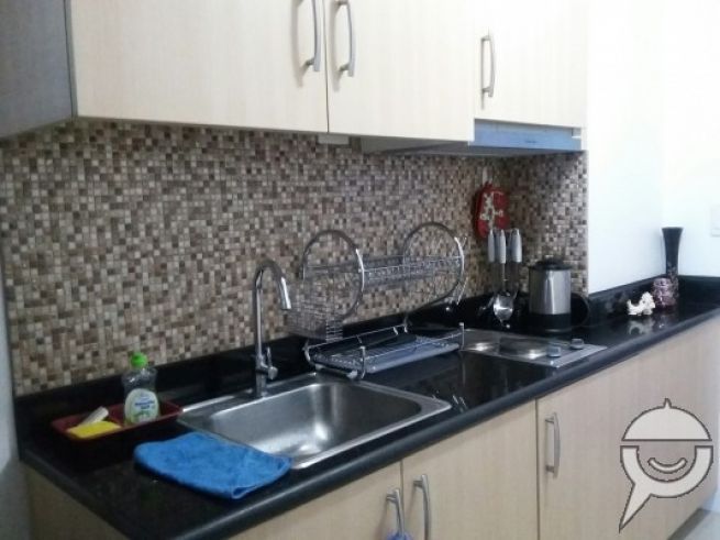 CHIC SM LIGHT ONE BR WITH BALCONY CONDO UNIT FOR RENT03