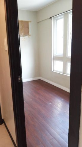Condo For Rent 2 bedroom semi Furnish Near Airport Sm Bicutan03