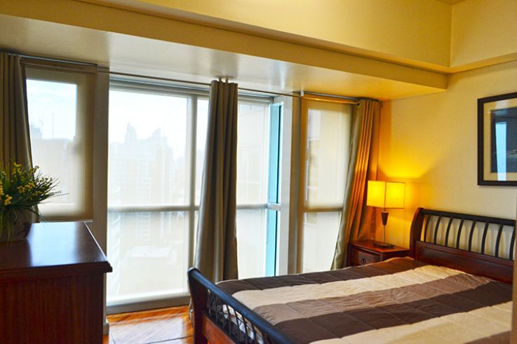 "Manansala Tower - 1 bedroom with den, furnished overlooking the pool"03