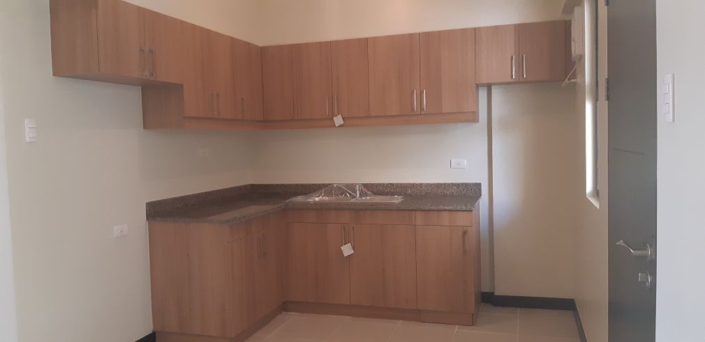 2 bedroom Condo for rent in Asteria Para?aque04