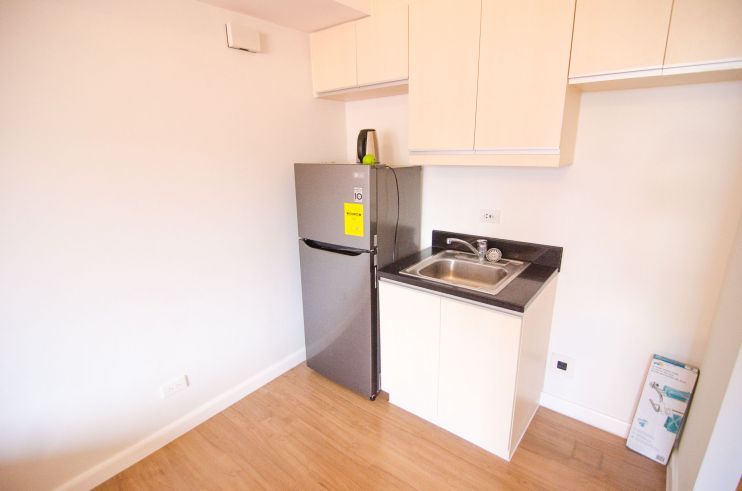 Brand New and Fully Furnished Condominium at ABREEZA RESIDENCES for Re03