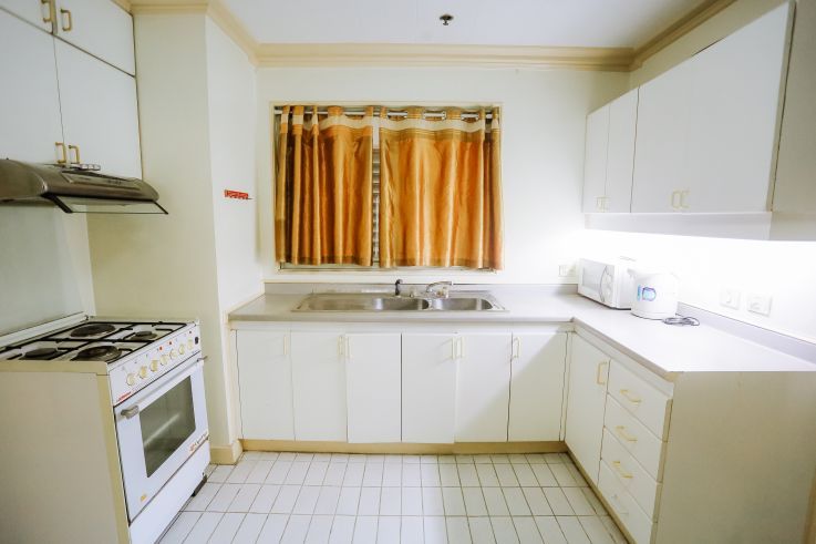 Two bedroom unit in Two Salcedo Place04