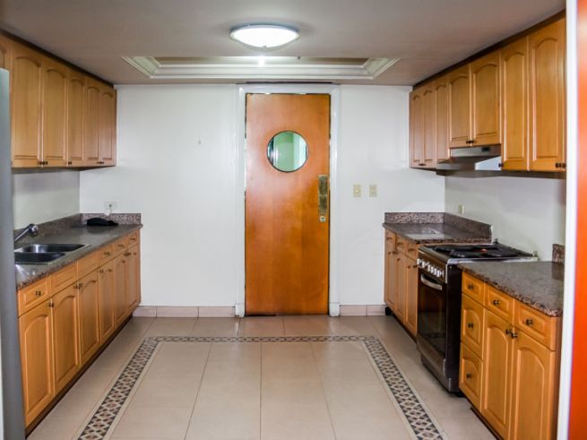 "3-bedroom, Fully-furnished condo unit for rent in Rizal Tower - Makati"04