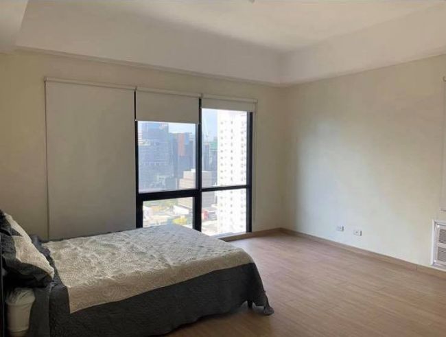 ICON PLAZA BGC (2 Bedroom with balcony &amp; parking)03