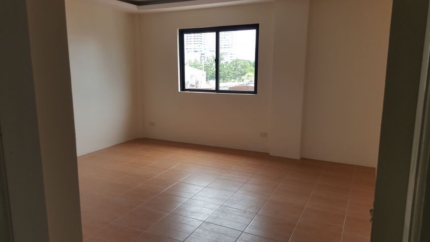 Studio Unit for rent De La salle Taft area04