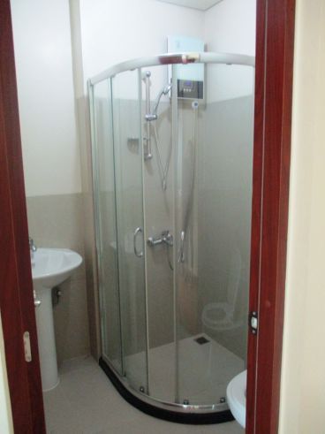 1 Bedroom Bare unit for RENT in The Beacon Makati03