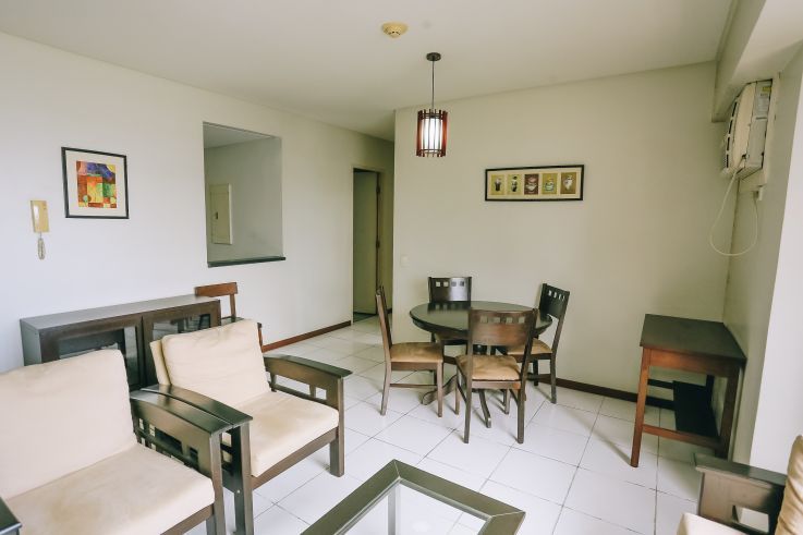 "Two bedroom unit in The Columns Ayala, along Ayala Avenue corner Buend"04