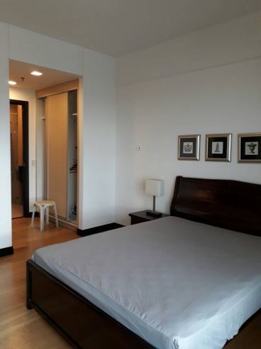 One Bedroom One Serendra For Rent04