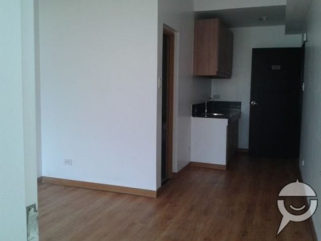 "Condo Unit for Lease - The Boni Tower, Mandaluyong City"04