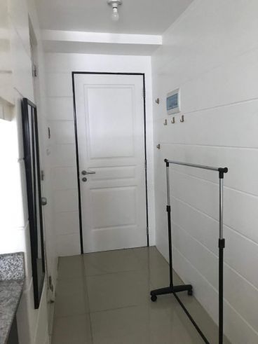Studio unit located in front of UST (w/ Huge Glass Dry Erase Board)03