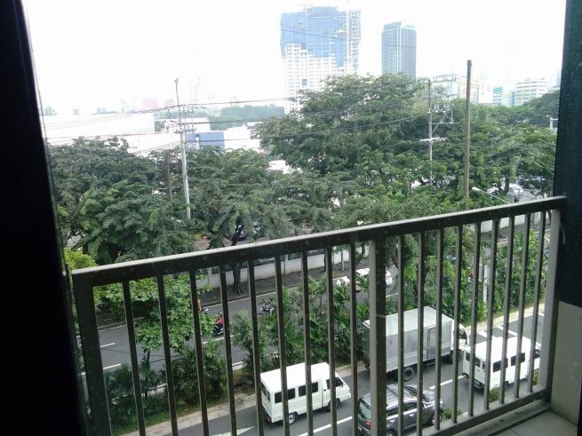 "2 Bedrooms, furnished for lease in One Rockwell East Makati"04