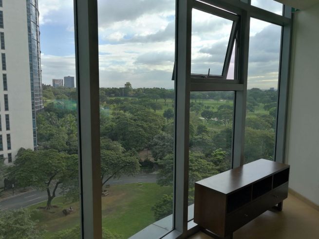 Rent: Furnished 2 Bedroom with BGC and Manila Golf views03