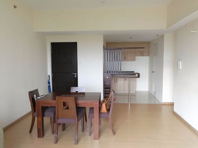 Rent: Furnished 2 Bedroom with BGC and Manila Golf views04