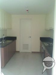 2 Bedroom Penthouse w/ Balcony in BGC (Venice Residences)02