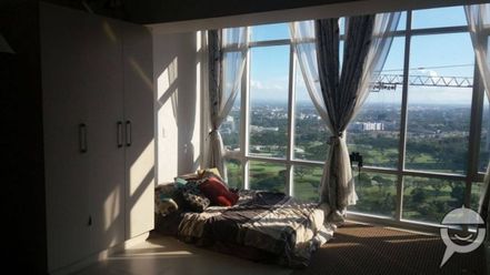 Fully Furnished Two Serendra Red Oak Unit for Rent02