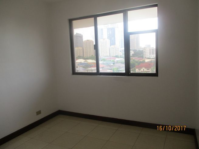 2 Bedroom Condominium03