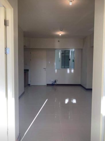 For Rent 2BR Unfurnished Unit with Balcony in Brio Towers Makati City04