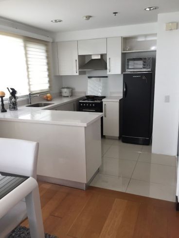 1 Bedroom Fully Furnished Unit with a Nice View03