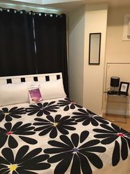 Cozy 1 Bedroom with Parking in The Grove02