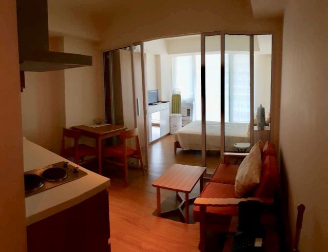 Fully furnished one-bedroom unit04