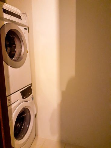 1BR Condo for Rent in Kroma Tower Legaspi Village Makati RH1907103