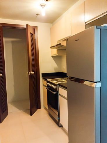 1BR Condo for Rent in Kroma Tower Legaspi Village Makati RH1907104