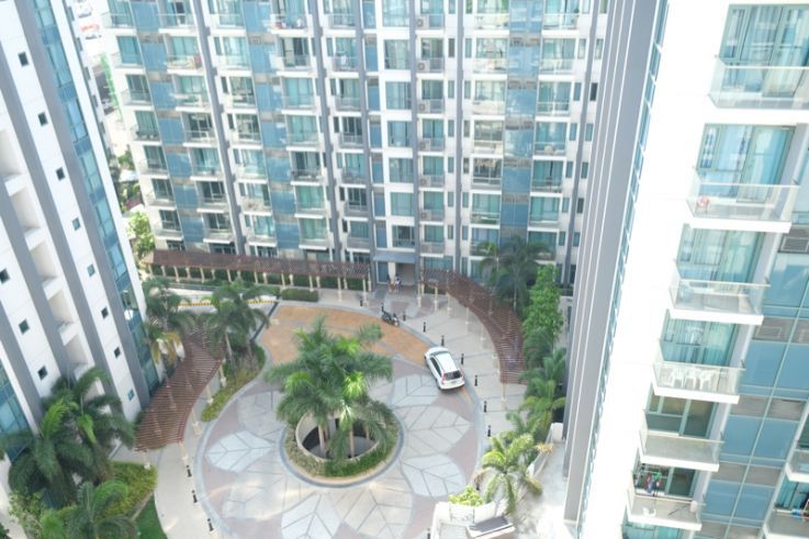 Studio Unit at Palm Tree Villas Pasay03