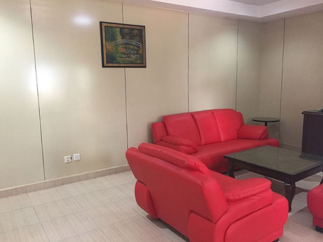 2 Br condo furnished for rent with parking03