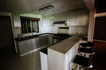 Three bedroom fully furnished with three bathroom in Three Salcedo Pla02
