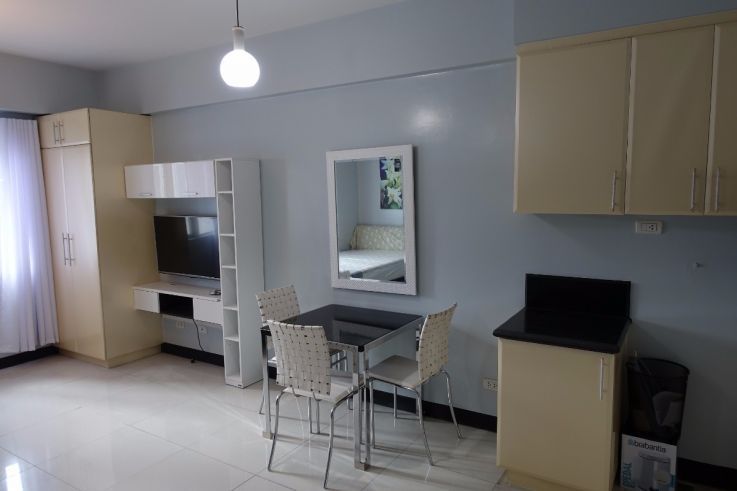 Studio Deluxe for Rent in Morgan Suites Residences McKinley Hill Tagui03
