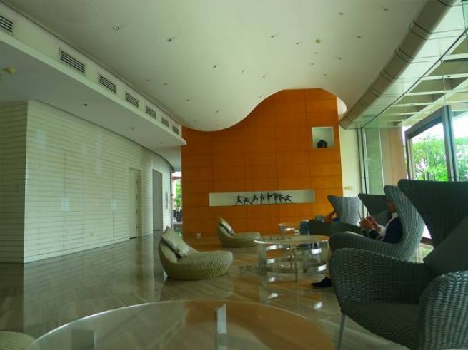 2BR Price reduced Icon Residences BGC04