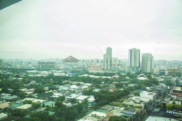One Bedroom 1BR Condo with Balcony For Rent in The Residences at Green03
