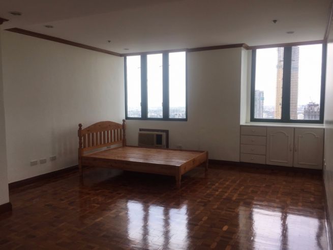 Renaissance Tower Penthouse For Rent Near Ortigas CBD04