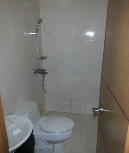 Semi-furnished Corner Studio For Rent in Morgan Residences Mckinley Hi03