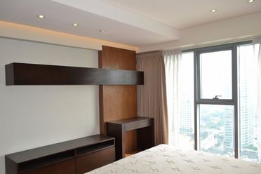 "Eton Residences Greenbelt - 3 bedroom loft nicely furnished, unobstruc"02