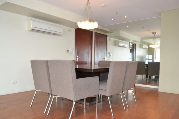 "Eton Residences Greenbelt - 3 bedroom loft nicely furnished, unobstruc"03