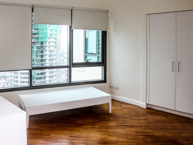 "Three Bedrooms, Semi Furnished condo in Joya Lofts and Towers"04