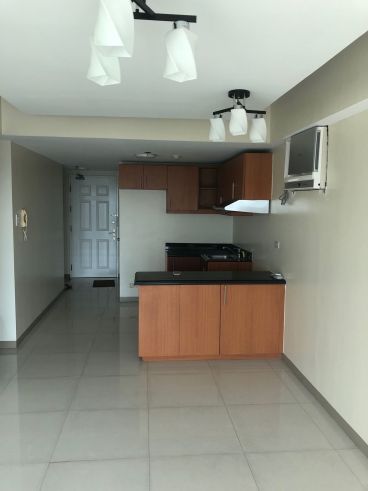 2-BRM unit in Dansalan Gardens with brand new appliances04