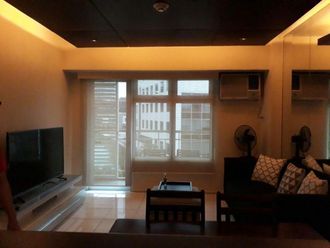 Fully furnished 1 Bedroom Unit at The Almond Two Serendra in BGC Tagui02