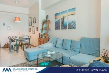 8 Forbestown Road BGC 1BR One Bedroom For Rent Fully Furnished with Ba02