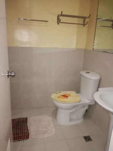 For Rent Fully Furnished 2 Bedroom unit at F1 Hotel and Residences04