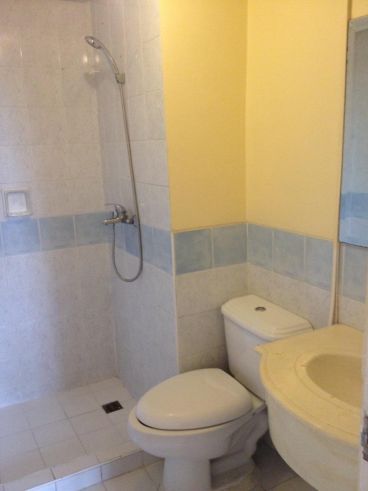 One Orchard Road Condominium for rent 2 br spacious unit QC Eastwood C03