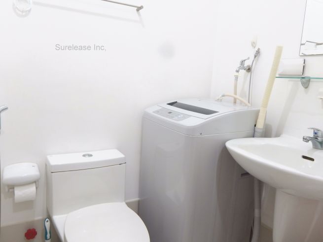 1 bedroom w/ Balcony for rent EDSA Pioneer  Mandaluyong  Light Residen03