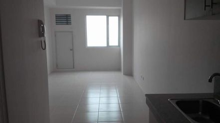 Studio for Rent at University Tower Malate near Robinsons Place Manila02