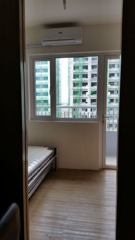 "Fully furnished 1 Bedroom Condo 5 Minutes away from BGC, Mckinley hill"04